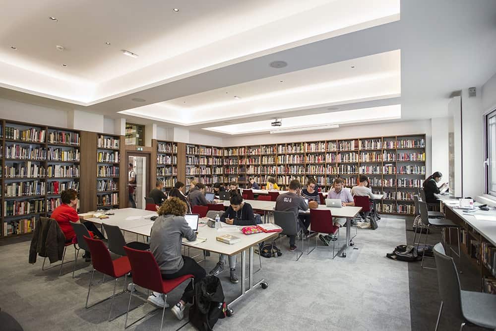 benefits of library for students